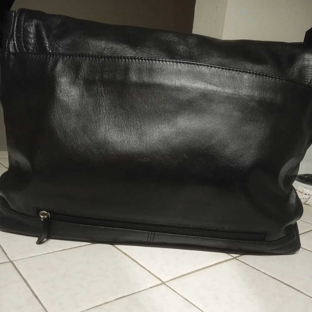 Mario Hernandez Black Leather Messenger/Shoulder Bag - Crossbody - Laptop Bag